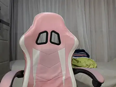 Snapshot of FelisitaG chatting on October 13, 11:45 am FelisitaG online show from October 13, 11:45 am