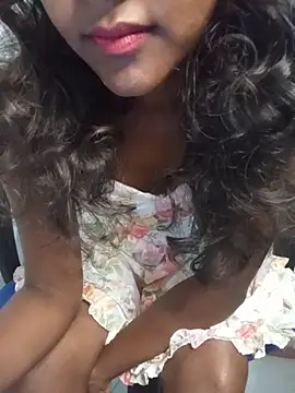 Snapshot of venuki_ihalagamage chatting on July 15, 3:57 am venuki ihalagamage online show from July 15, 3:57 am