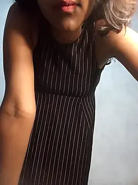 venuki ihalagamage online show from March 31, 5:15 pm