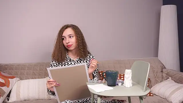 Snapshot of MammieValentini chatting on September 10, 7:18 am MammieValentini online show from September 10, 7:18 am