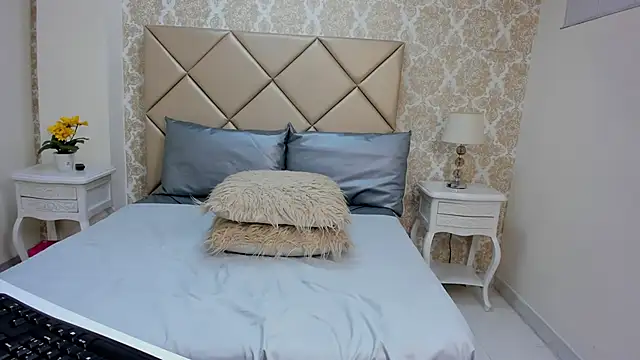 Snapshot of Natashanaughty chatting on February 11, 12:43 am Natashanaughty online show from February 11, 12:43 am