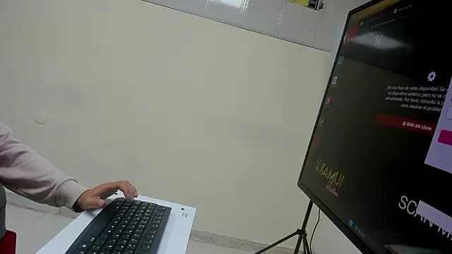 Snapshot of Natashanaughty chatting on March 13, 12:37 am Natashanaughty online show from March 13, 12:37 am