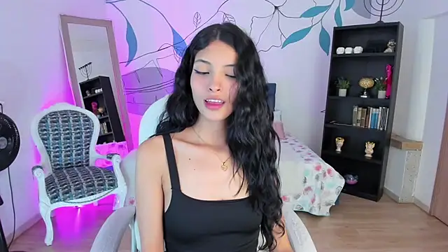 Mia Clay1 online show from March 8, 8:45 pm