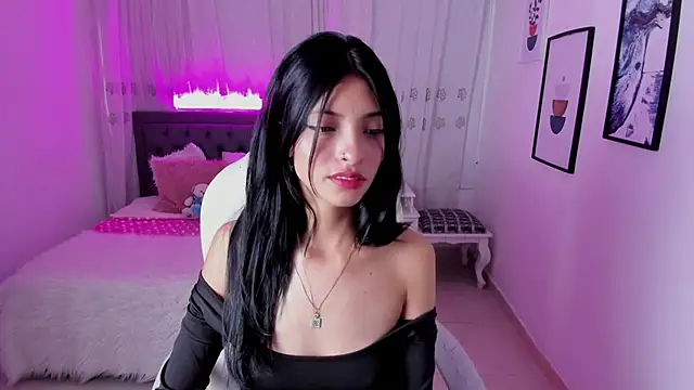 Snapshot of Mia_Clay1 chatting on November 15, 8:13 pm Mia Clay1 online show from November 15, 8:13 pm