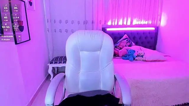 Mia Clay1 online show from February 23, 8:09 pm