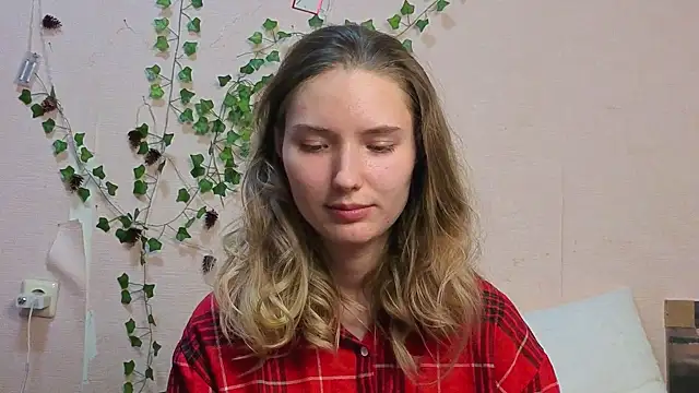  kikiclark   online show from March 4, 9:00 pm