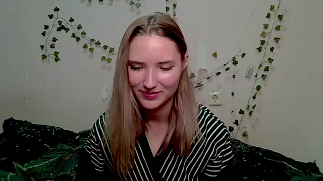  kikiclark   online show from November 7, 8:57 pm