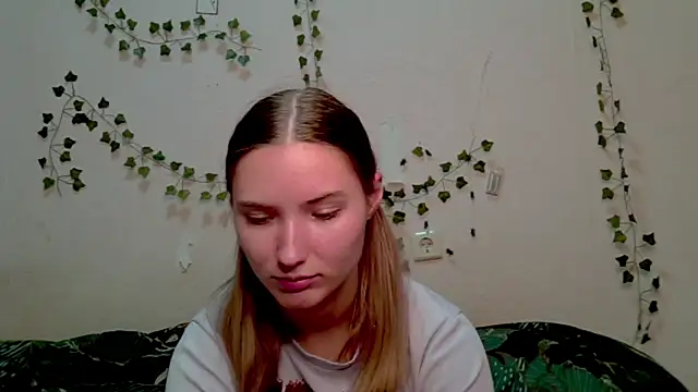  kikiclark   online show from November 13, 8:57 pm