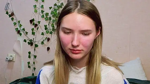  kikiclark   online show from February 22, 7:15 pm