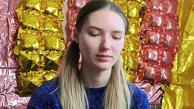  kikiclark   online show from March 18, 12:19 pm