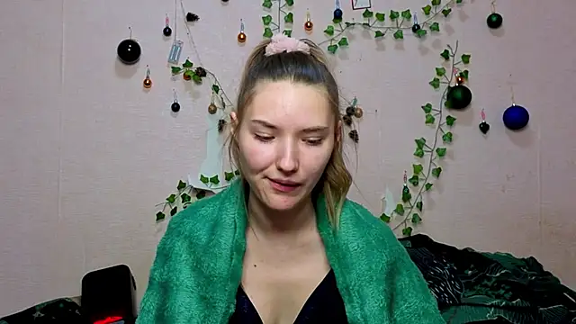  kikiclark   online show from January 15, 8:56 pm