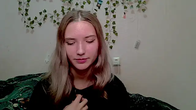  kikiclark   online show from October 29, 9:03 pm