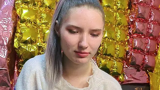  kikiclark   online show from April 16, 9:39 pm