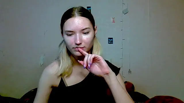  kikiclark   online show from October 9, 12:06 pm