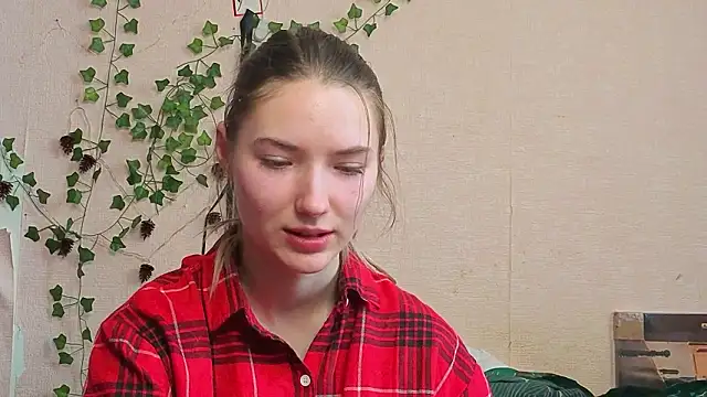  kikiclark   online show from February 27, 9:20 am