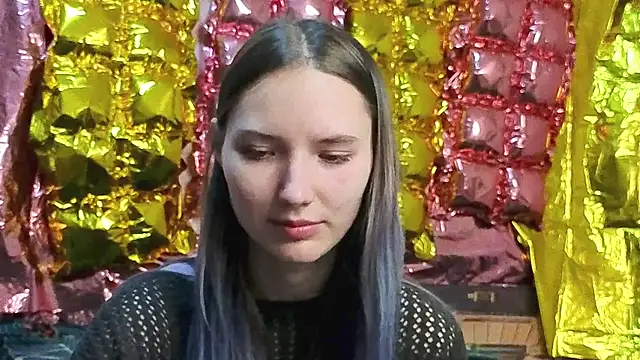  kikiclark   online show from April 5, 7:20 pm