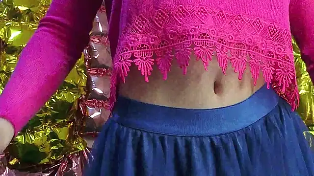  kikiclark   online show from April 13, 5:39 pm