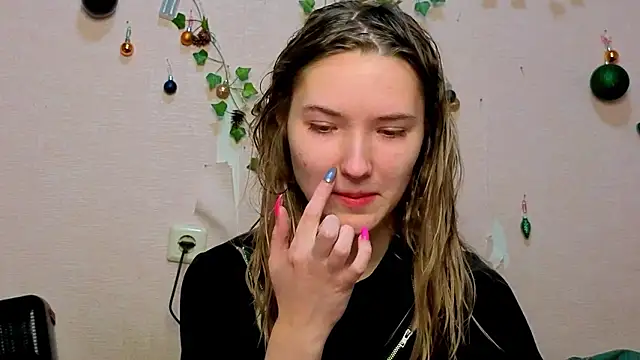  kikiclark   online show from February 6, 8:49 pm