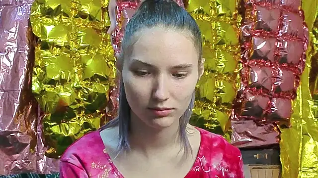  kikiclark   online show from April 12, 8:12 pm