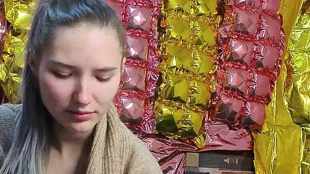  kikiclark   online show from April 15, 8:31 pm