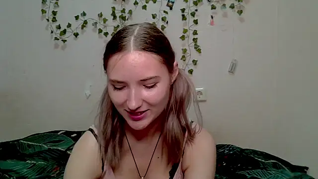  kikiclark   online show from October 26, 4:40 pm