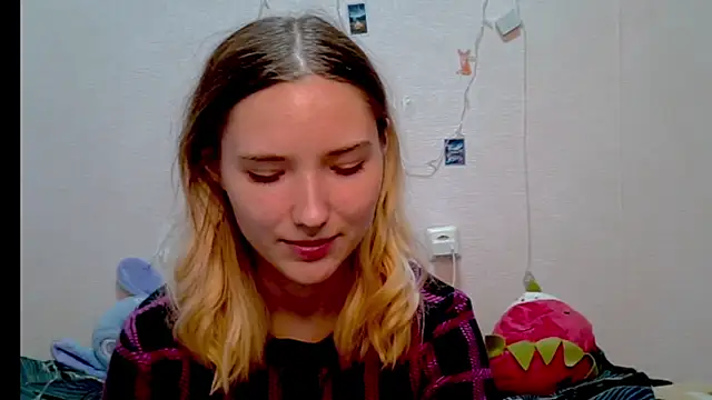  kikiclark   online show from October 4, 9:05 pm