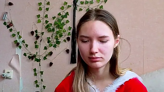  kikiclark   online show from February 21, 8:49 am