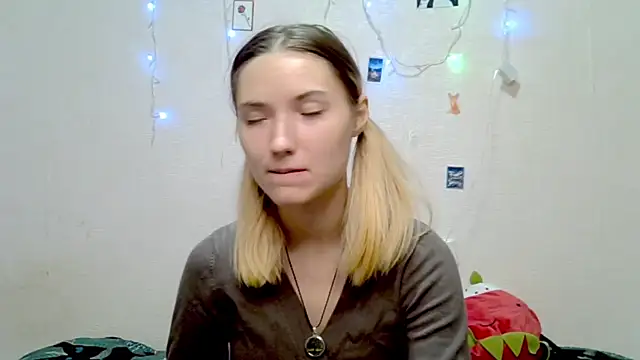  kikiclark   online show from September 20, 8:47 pm