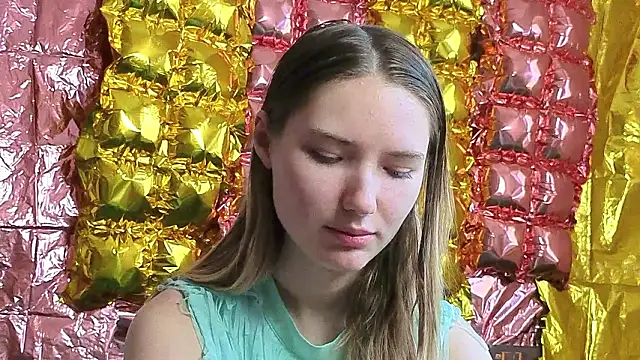  kikiclark   online show from March 21, 9:14 am