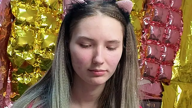  kikiclark   online show from April 21, 8:26 pm