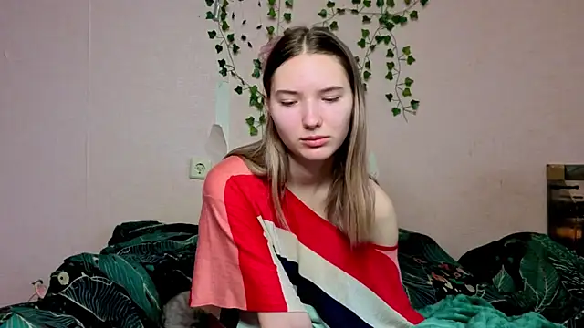  kikiclark   online show from December 20, 9:23 am