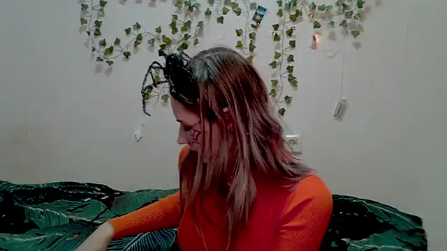  kikiclark   online show from October 31, 7:32 pm