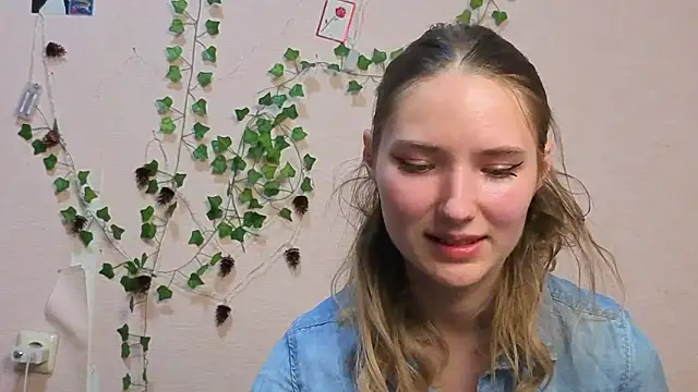  kikiclark   online show from March 6, 8:59 pm