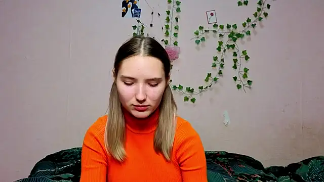  kikiclark   online show from December 19, 8:55 pm