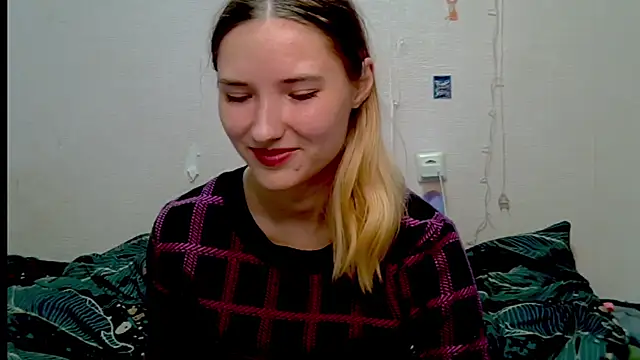  kikiclark   online show from October 5, 9:27 pm