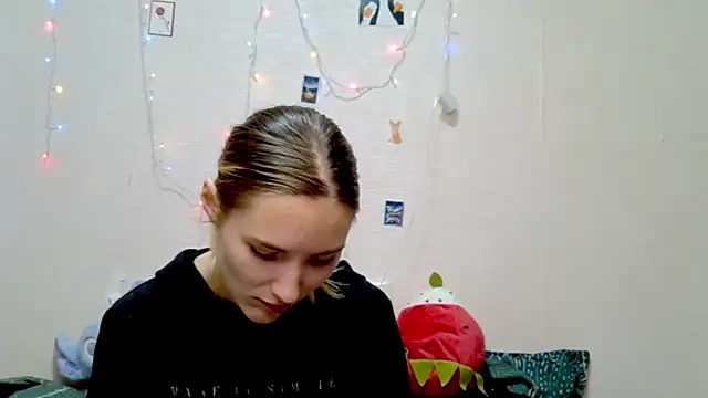  kikiclark   online show from September 21, 8:25 pm