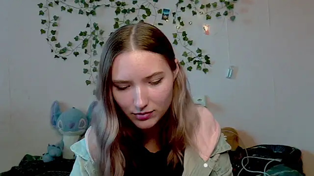  kikiclark   online show from October 23, 1:10 pm