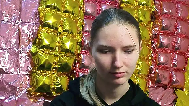  kikiclark   online show from March 19, 4:29 pm