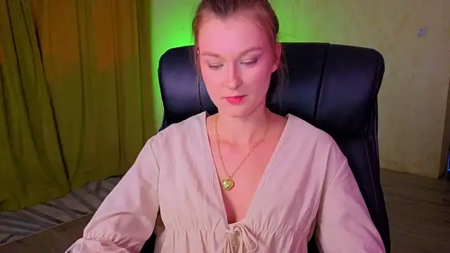 MysticVenus  online show from March 11, 3:50 pm