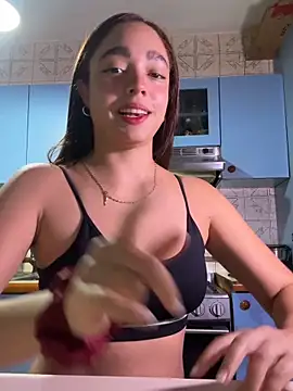 hottiee melannie online show from April 1, 1:41 am