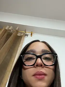 hottiee melannie online show from March 5, 4:31 am