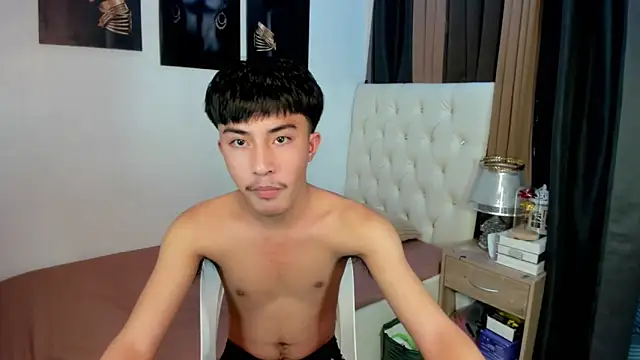 Snapshot of xxxhugecocktwinkxxx chatting on November 27, 4:18 pm xxxhugecocktwinkxxx online show from November 27, 4:18 pm