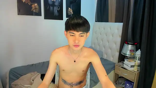 xxxhugecocktwinkxxx online show from December 21, 4:41 pm