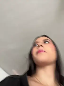 Juanita-Diaz online show from April 16, 8:42 pm