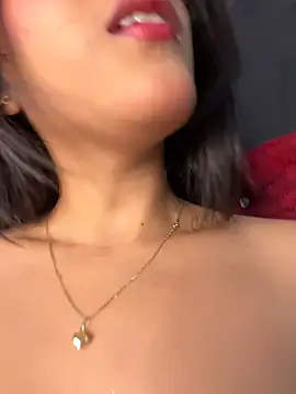 Juanita-Diaz online show from November 18, 8:34 pm