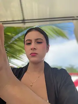 Juanita-Diaz online show from May 15, 8:40 pm