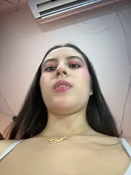 Juanita-Diaz online show from May 21, 8:39 pm