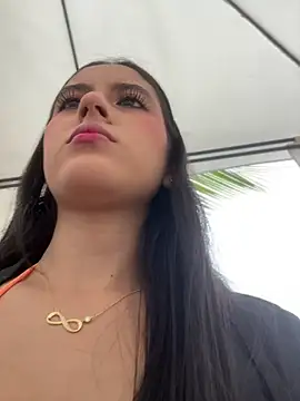 Juanita-Diaz online show from April 12, 8:45 pm