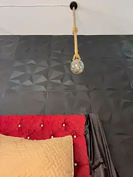 Juanita-Diaz online show from December 2, 8:32 pm