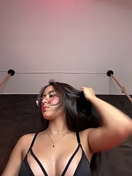 Juanita-Diaz online show from October 8, 8:31 pm